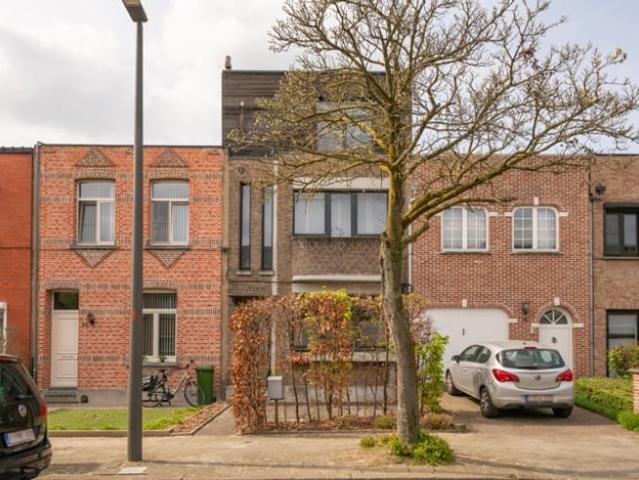 Huis te huur in Wilrijk met 4 slaapkamers