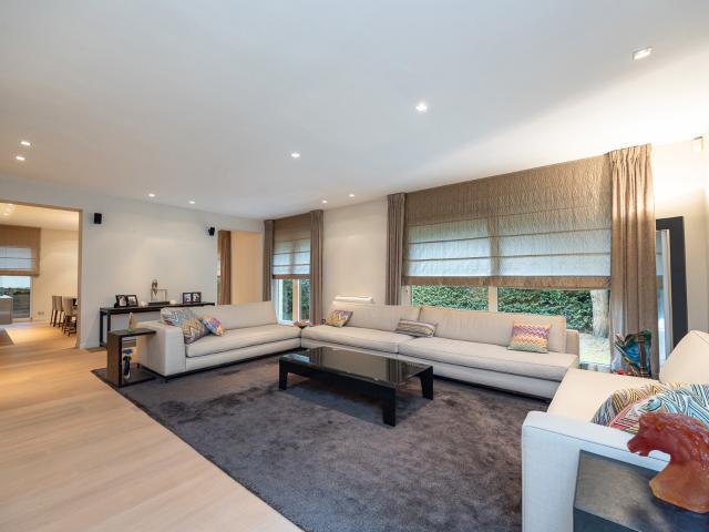 Huis te huur in Wilrijk met 5 slaapkamers