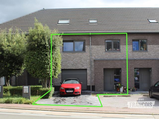 Huis te huur in Zottegem met 4 slaapkamers