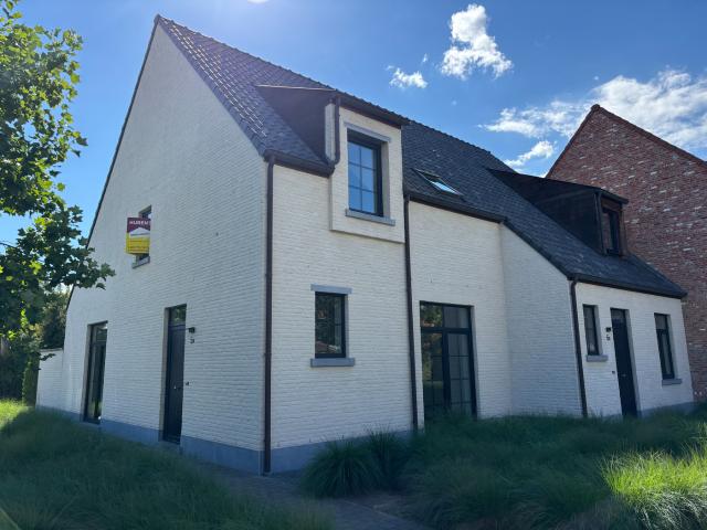 Huis te huur in Zwijndrecht met 3 slaapkamers