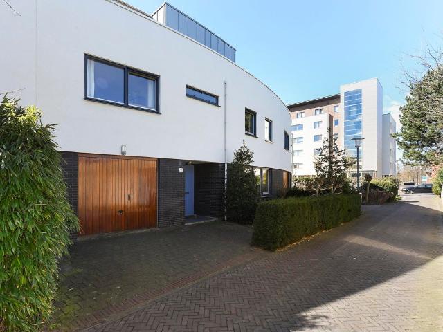 Huis te huur Jac. P. Thijsselaan in Oegstgeest voor € 3.250