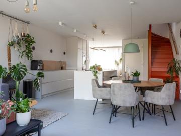 Huis te huur Maarsbergenstraat 165 A in Den Haag voor € 3.300