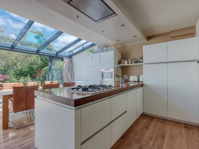Huis te huur Nieuwediepstraat 56 in Den Haag voor € 2.500