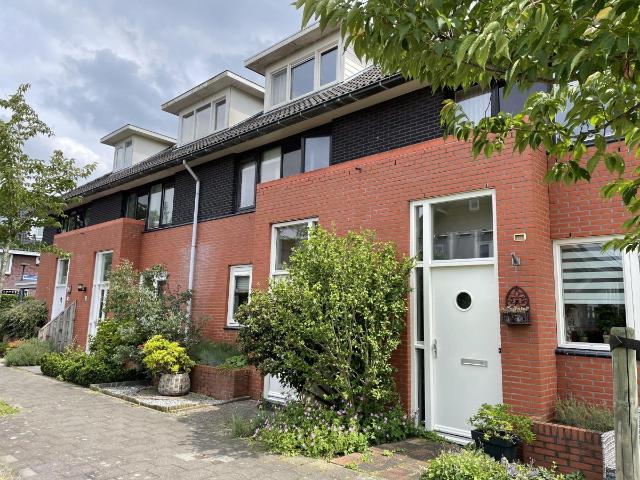 Huis te huur Rembrandtlaan in Sassenheim voor € 2.200