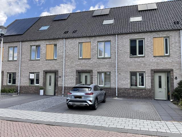 Huis te huur West, Fons Hardenbergstraat in Helmond