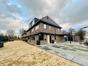 Huis te huur Van Hallstraat in Zwanenburg voor € 5.000
