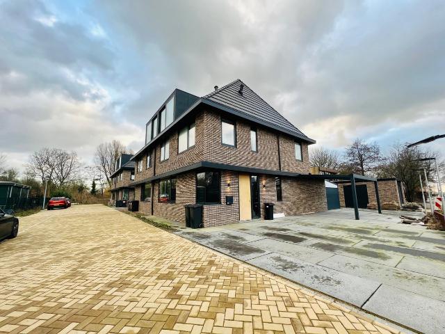 Huis te huur Van Hallstraat in Zwanenburg voor € 5.000