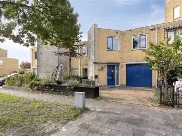 Huis te koop Couperusweg 27 in Almere voor € 490.000
