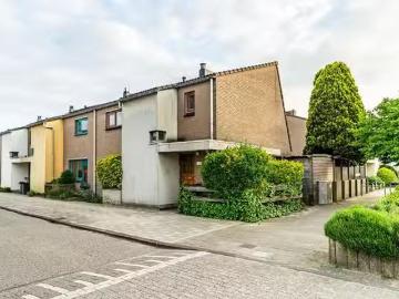 Huis te koop Carry van Bruggenweg 1 in Leiden voor € 450.000