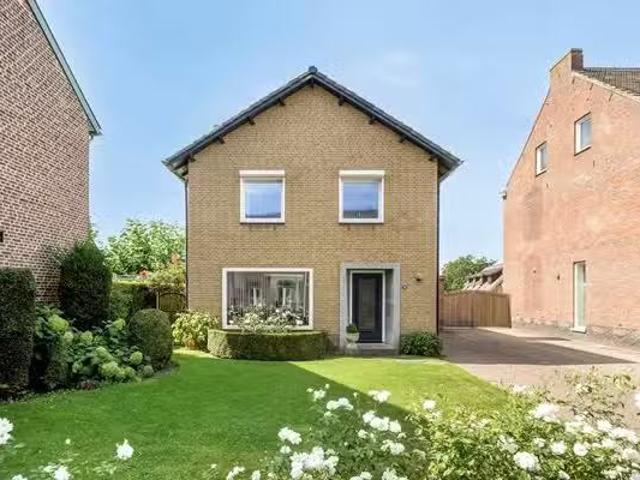 Huis te koop Churchilllaan 81 in Maastricht voor prijs op aanv.