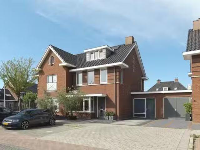 Huis te koop Charloisse Lagedijk 534 in Rotterdam voor € 900.000