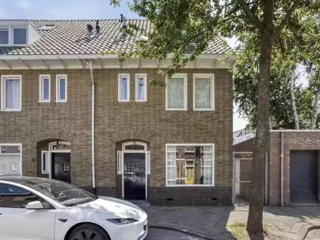 Huis te koop Christina Bakker van Bossestraat 44 in Eindhoven.