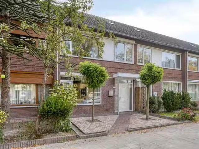 Huis te koop Cluselaan in Eindhoven voor € 440.000