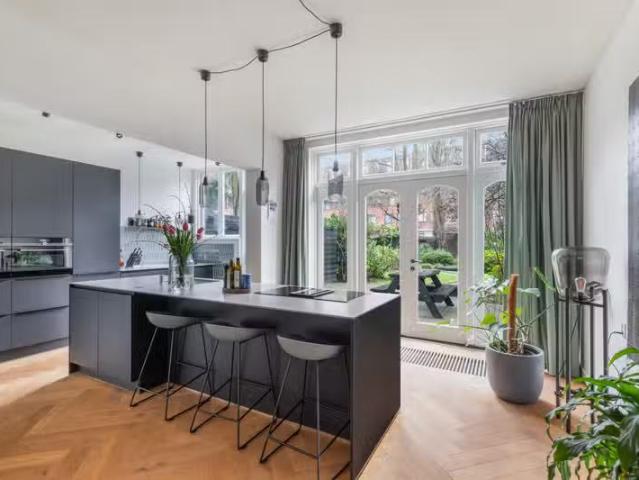 Huis te koop Claes de Vrieselaan 30 B in Rotterdam voor € 850.
