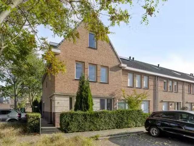 Huis te koop Ambyerstraat Zuid 102 in Maastricht voor € 460.000