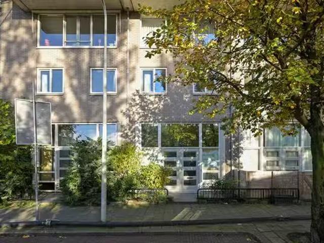Huis te koop Anna Bijnslaan 83 in Den Haag voor € 495.000
