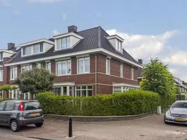 Huis te koop Abdis Fredericastraat 6 in Den Haag voor € 995.000