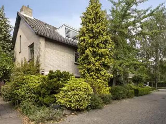 Huis te koop Admetuslaan 10 in Eindhoven voor € 450.000