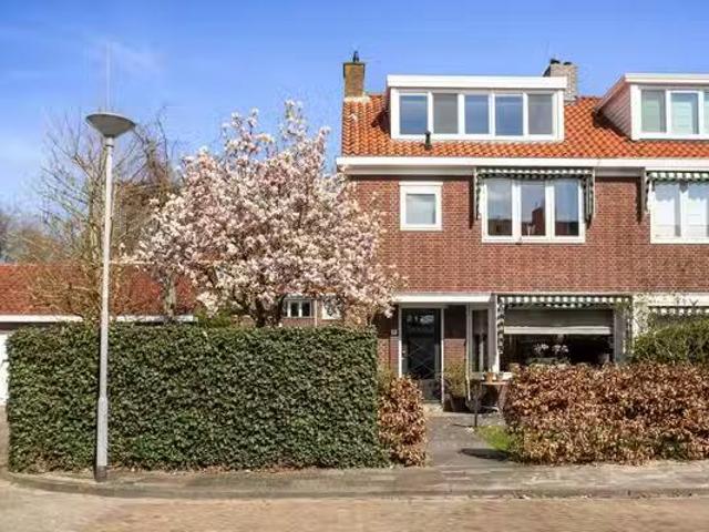 Huis te koop Agnes Cantastraat 9 in Rotterdam voor € 949.000