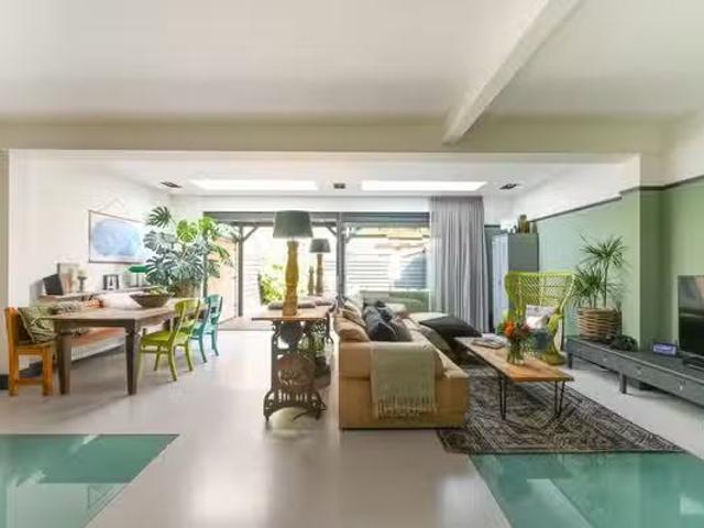 Huis te koop Albert Schweitzerlaan 148 in Den Haag voor € 440.