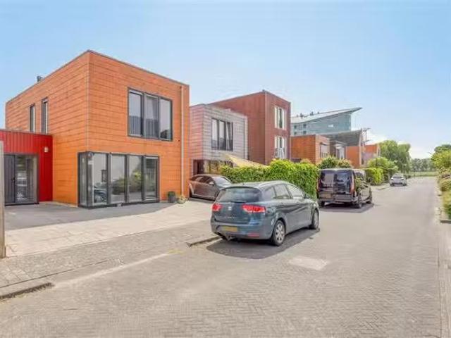 Huis te koop Aramstraat 32 in Almere voor € 565.000