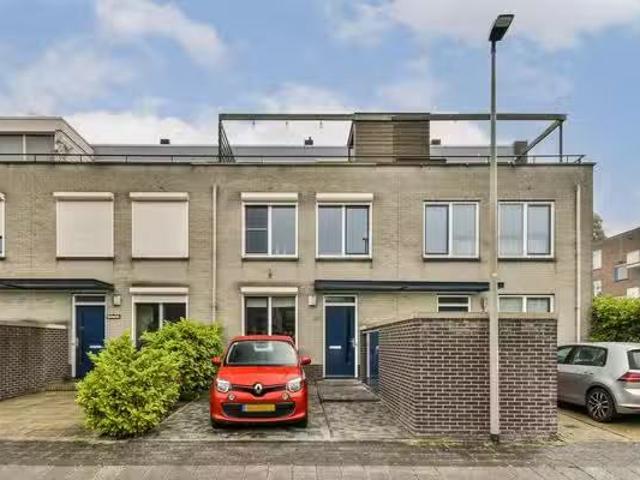 Huis te koop Asterstraat 27 in Vlaardingen voor € 459.000