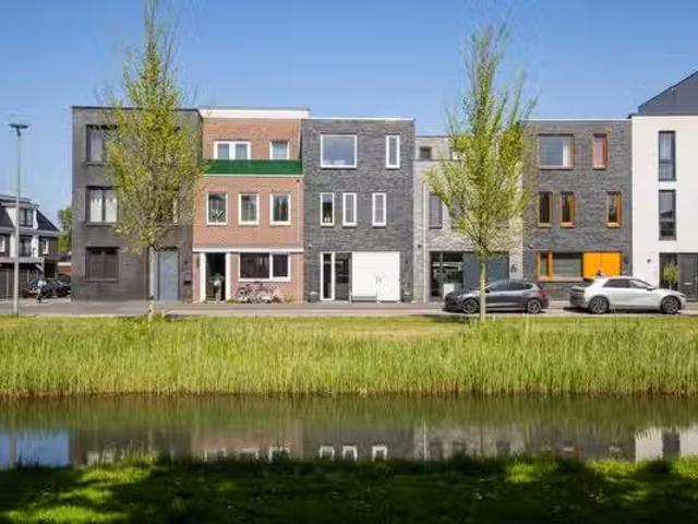 Huis te koop Aurorastraat 43 in Almere voor € 575.000