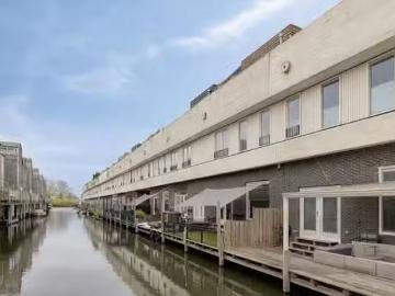 Huis te koop Azorenweg 37 in Almere voor € 560.000