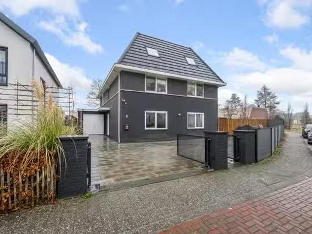 Huis te koop Bosgouw 301 in Almere voor € 1.375.000