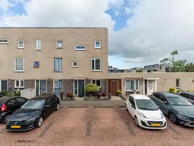 Huis te koop Baardmosstraat 112 in Purmerend voor € 495.000