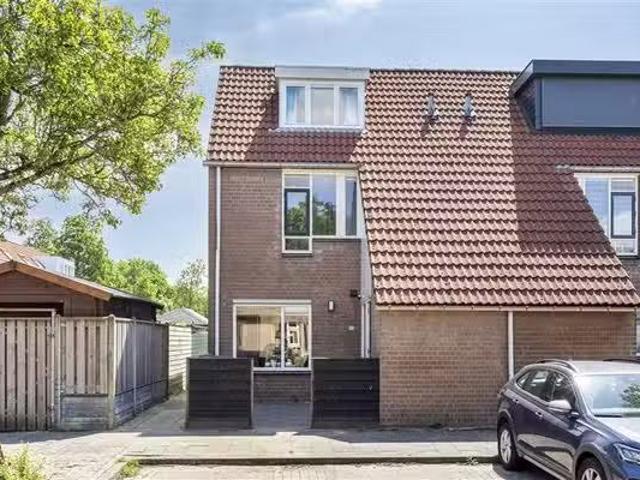 Huis te koop Bandijk 70 in Purmerend voor € 432.500