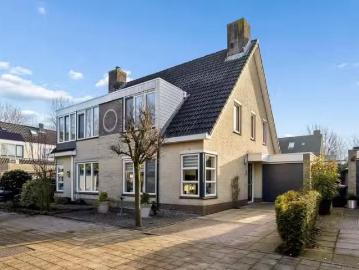 Huis te koop Barnsteenstraat 2 in Almere voor € 495.000