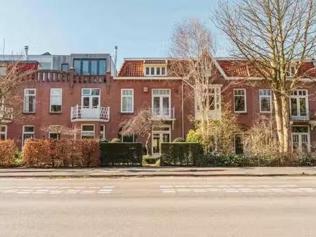 Huis te koop Bert Haanstrakade 142 A in Amsterdam voor € 1.095.