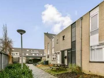 Huis te koop Blauwe Druifjesstraat 26 in Almere voor € 400.000