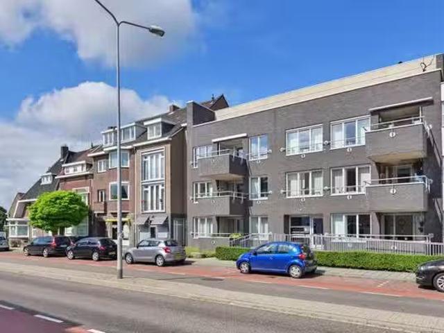 Huis te koop Burgemeester Kessensingel 65 in Maastricht voor €.