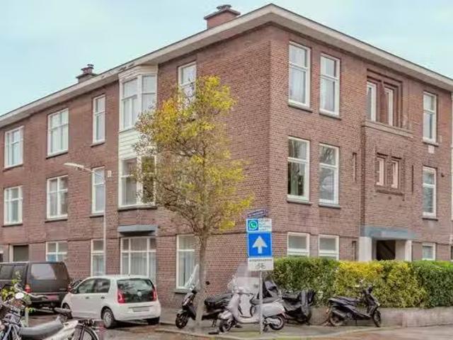 Huis te koop Burgersdijkstraat 90 in Den Haag voor € 325.000