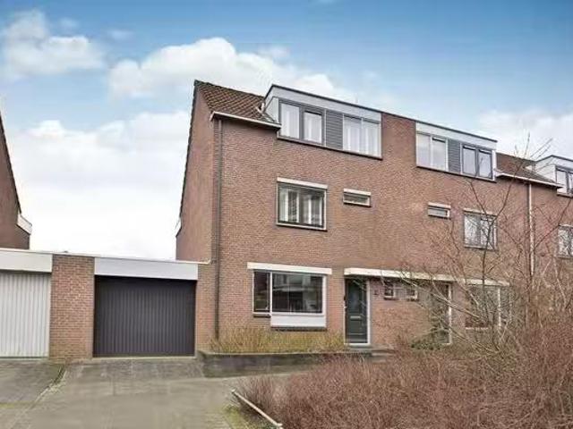 Huis te koop Grasmeent 101 in Almere voor € 539.000