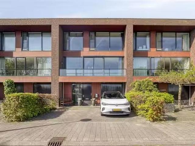 Huis te koop Grootzeil 99 in Almere voor € 625.000