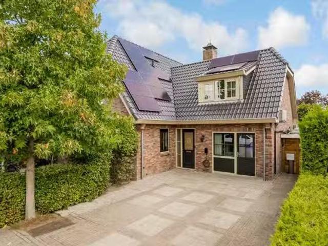 Huis te koop Dagobertstraat 3 in Almere voor € 935.000