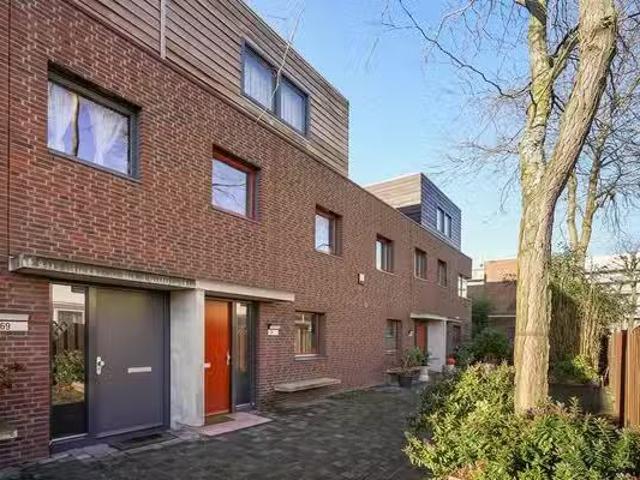 Huis te koop Delagoastraat 23 in Den Haag voor € 575.000