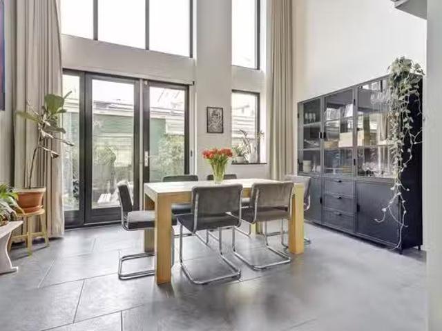 Huis te koop Directeur de Gelderstraat 9 in Rotterdam voor € 6.