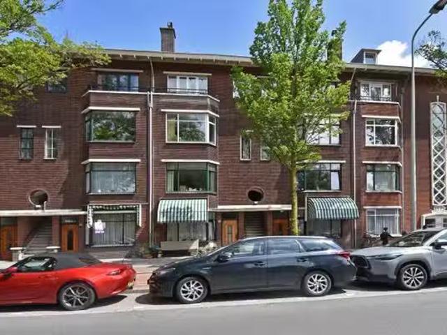 Huis te koop Dr. J. Presserstraat 131 in Den Haag voor € 525.000