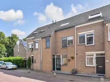 Huis te koop Dr. R. J. Fruinstraat 34 in Den Haag voor € 485.000