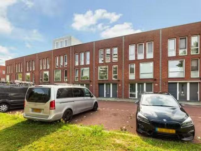 Huis te koop Emmastraat 125 in Vlaardingen voor € 650.000