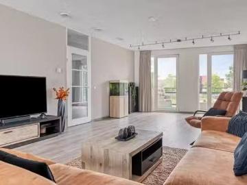 Huis te koop Edgar du Perronstraat 13 in Den Haag voor € 670.000
