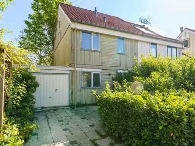 Huis te koop Eeuwenweg 11 in Almere voor € 415.000