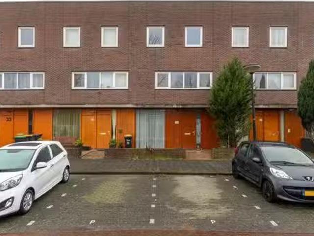 Huis te koop Ko van Dijkplein 17 in Den Haag voor € 600.000