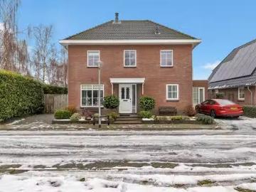 Huis te koop Korenbeursstraat 4 in Almere voor € 900.000