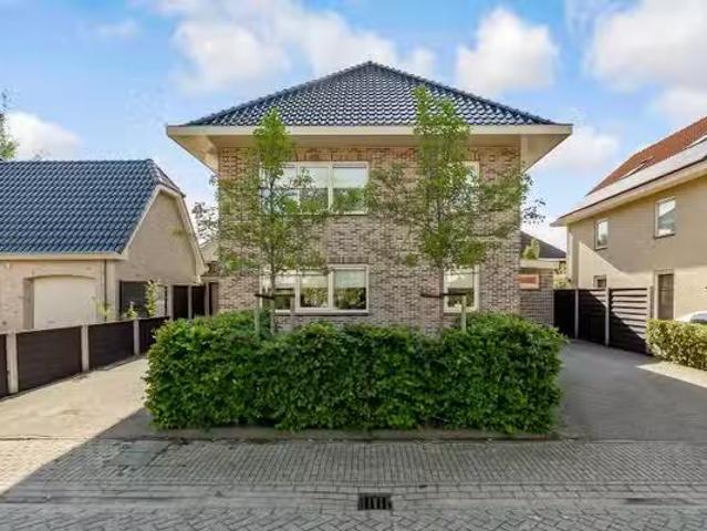 Huis te koop Korenbeursstraat 15 in Almere voor € 935.000