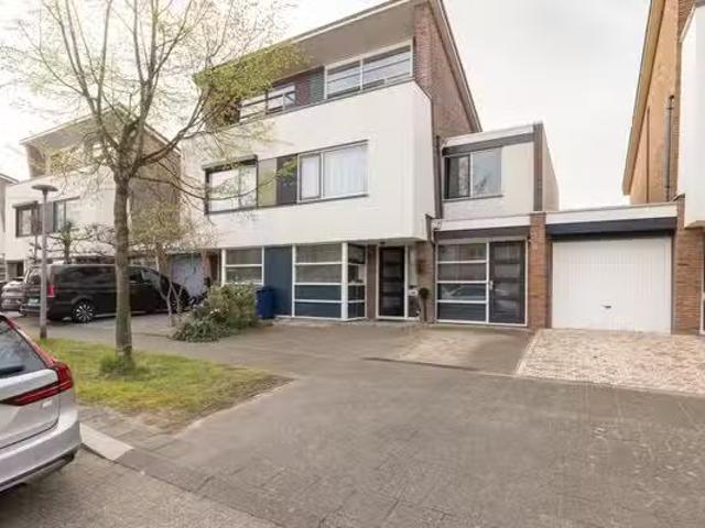Huis te koop Kajuit 35 in Almere voor € 675.000